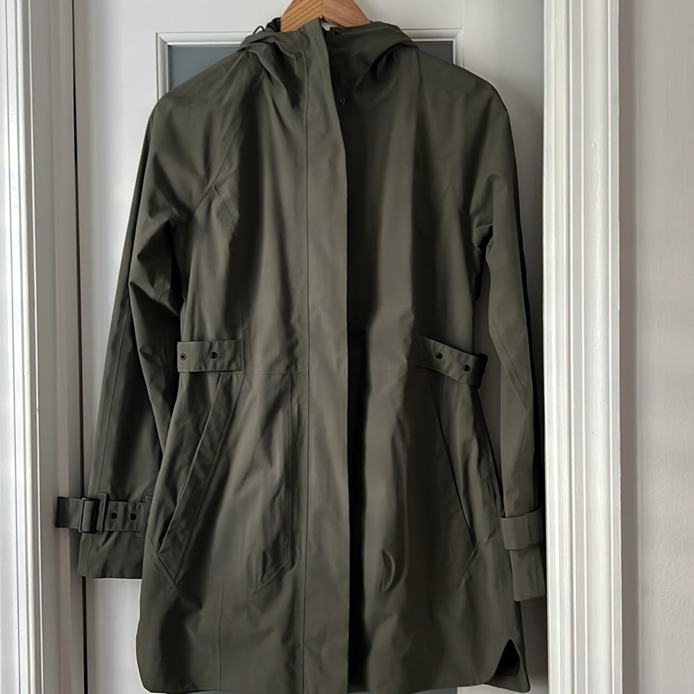 The North Face Women's City Breeze Rain Trench XS